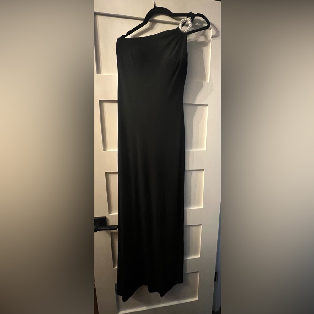 Long black one shoulder dress